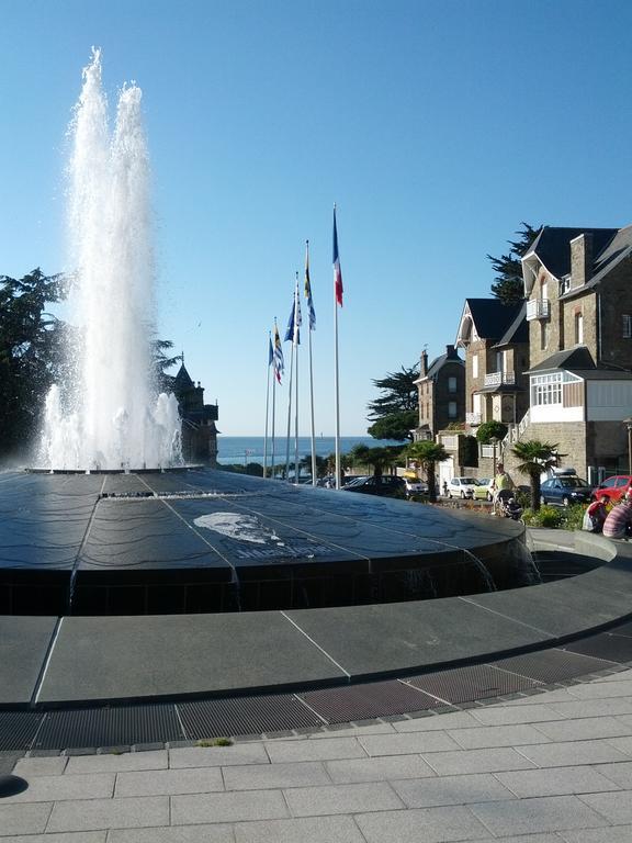 T2-300M Plage-L'Estacade- St Enogat A Динард Екстериор снимка